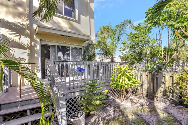 $550,000 | 3213 Northeast 16th Street, Unit 112, Pompano Beach, FL 33062