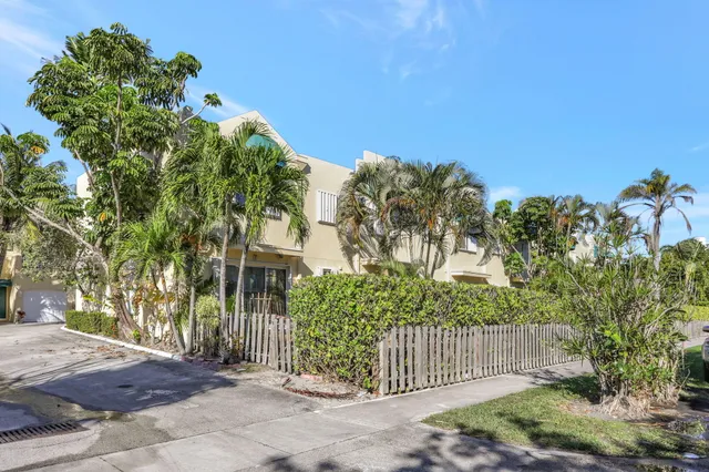 $550,000 | 3213 Northeast 16th Street, Unit 112, Pompano Beach, FL 33062