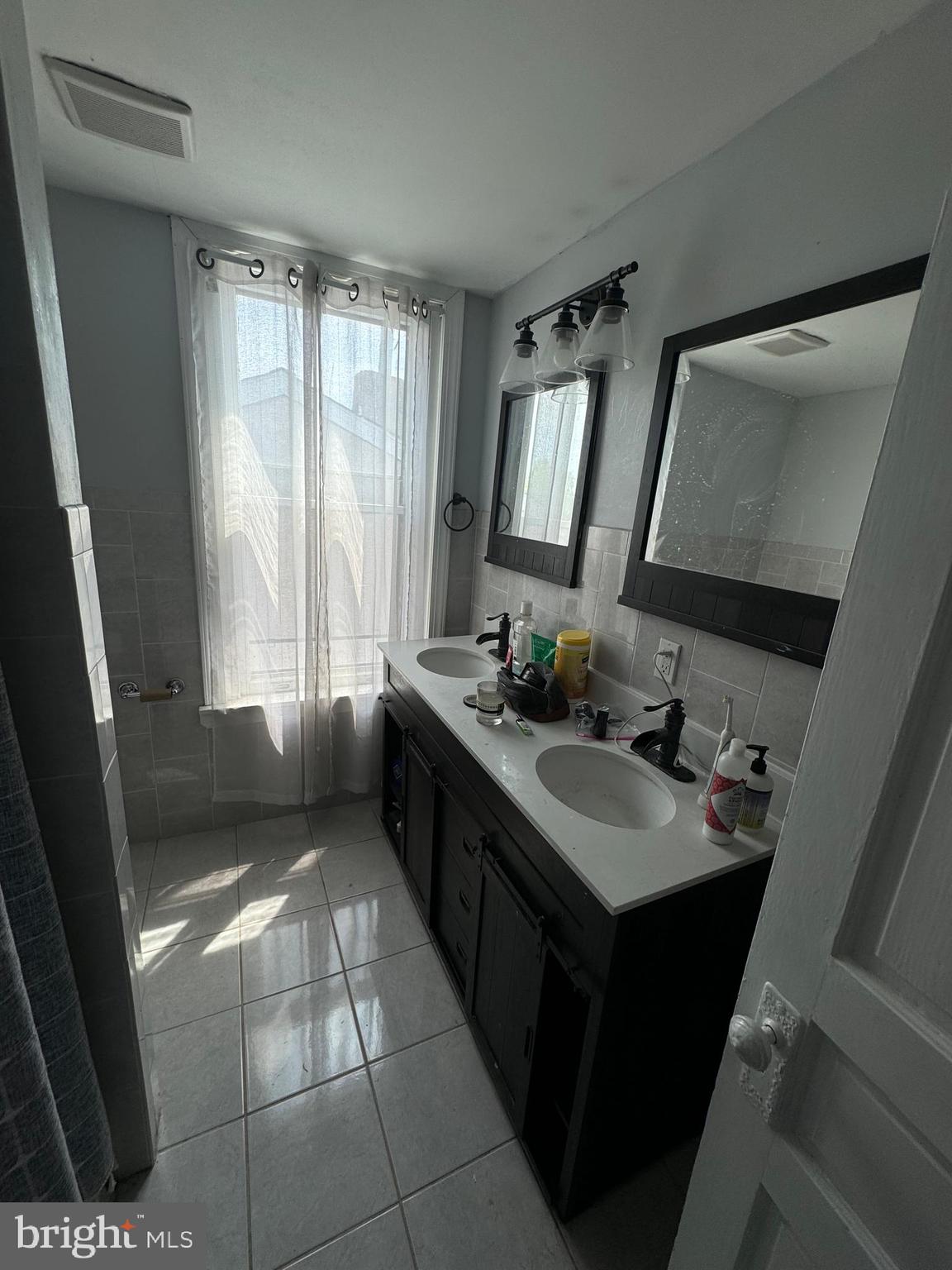 5547 Ridge Avenue Philadelphia, PA 19128 - Photo 44 of 48