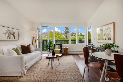 $299,000 | 1519 5th Avenue West, Unit 5, Seattle, WA 98119