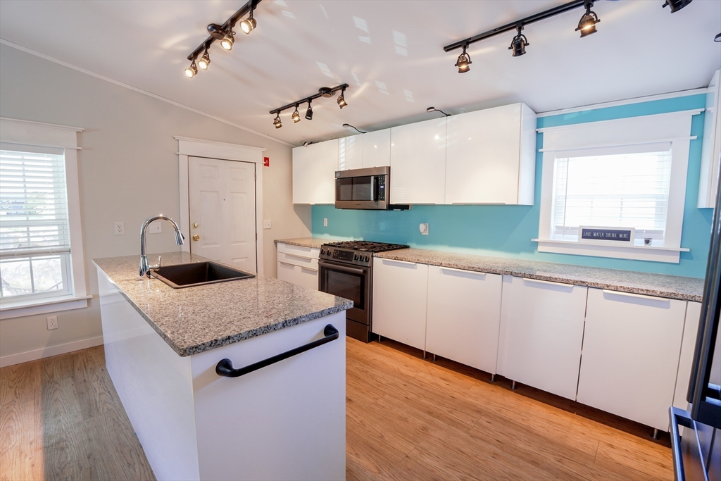 170 Champagne Road Gardner, MA 01440 - Photo 3 of 15