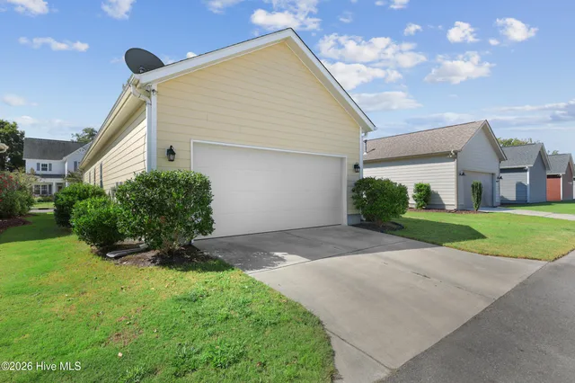 $2,995 | 359 Hanover Lakes Drive, Wilmington, NC 28401