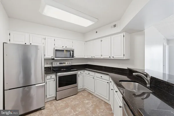 $3,700 | 1200 Braddock Place, Unit 512, Alexandria, VA 22314