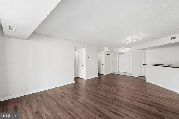 $3,700 | 1200 Braddock Place, Unit 512, Alexandria, VA 22314