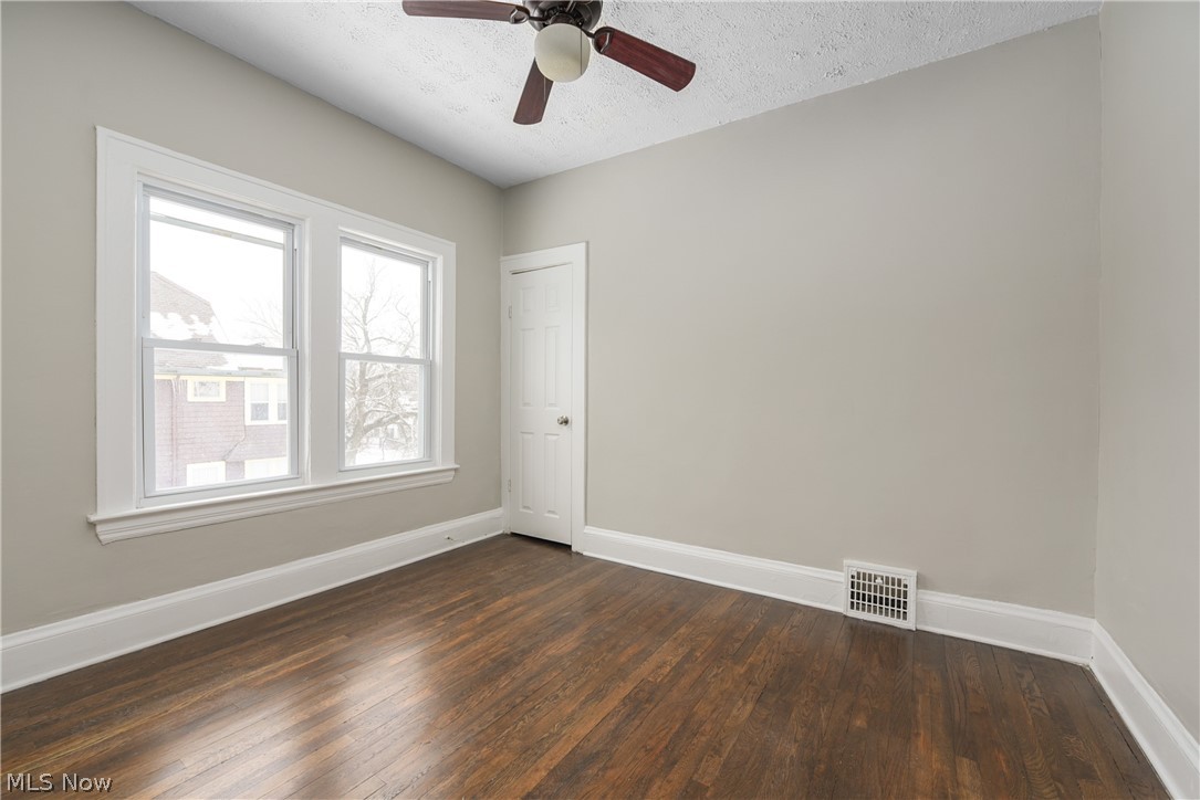 3306 East Overlook Road Cleveland Heights, OH 44118 - Photo 24 of 35