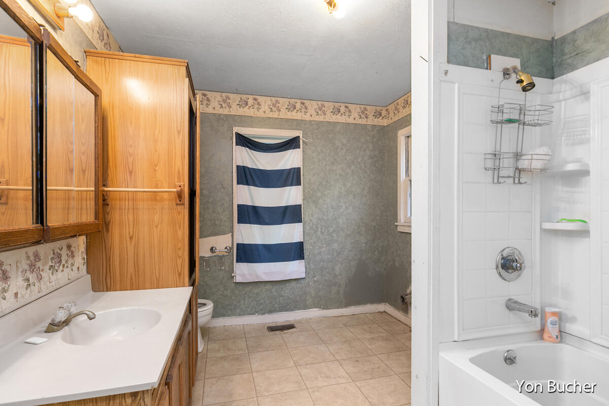 104 West State Road Hastings, MI 49058 - Photo 11 of 20 IMG_1008