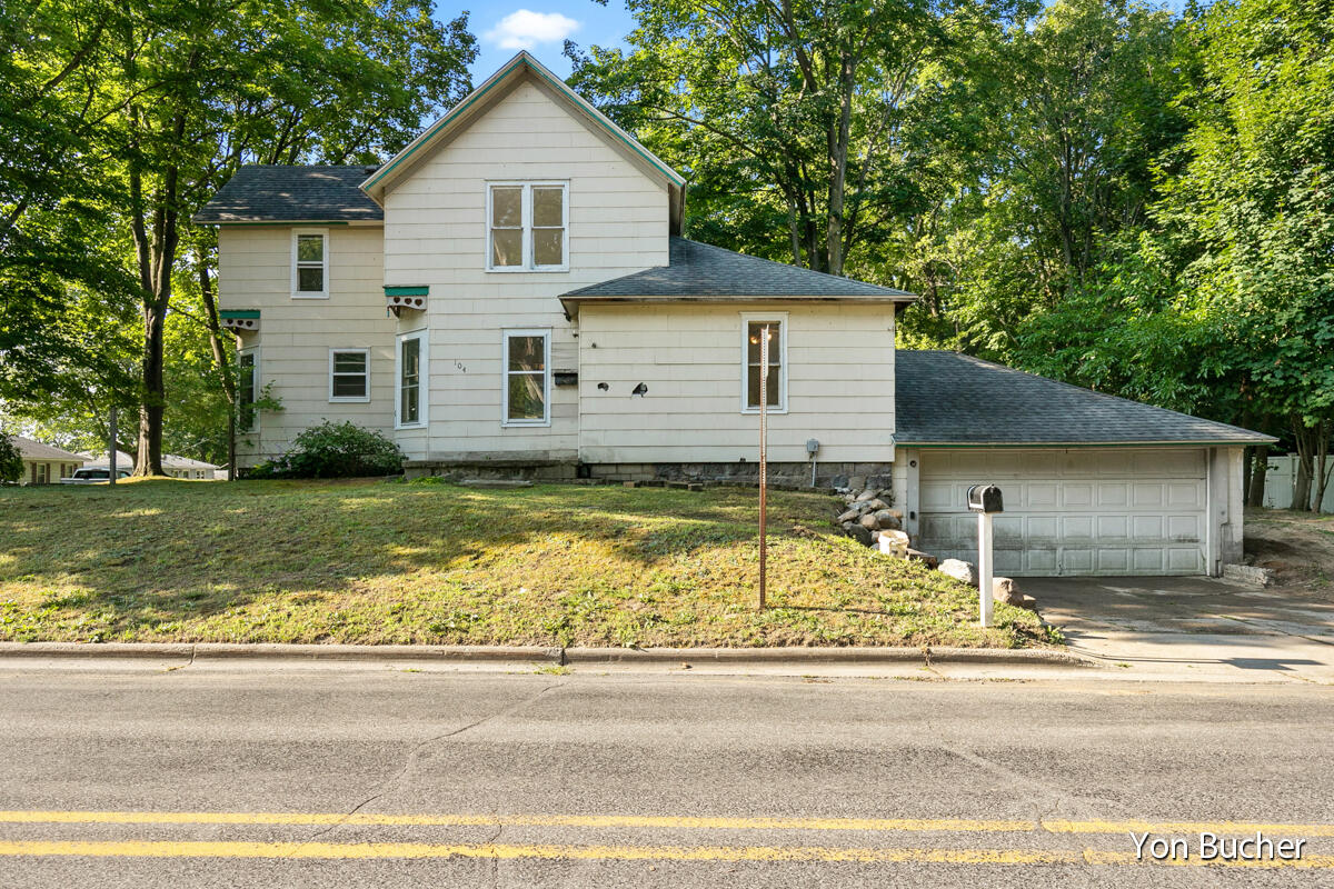 104 West State Road Hastings, MI 49058 - Photo 2 of 20 IMG_1000