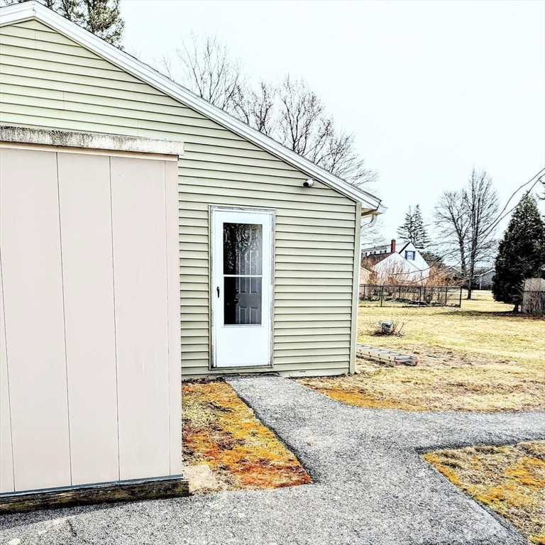 5 Clarendon Road Auburn, MA 01501 - Photo 20 of 34