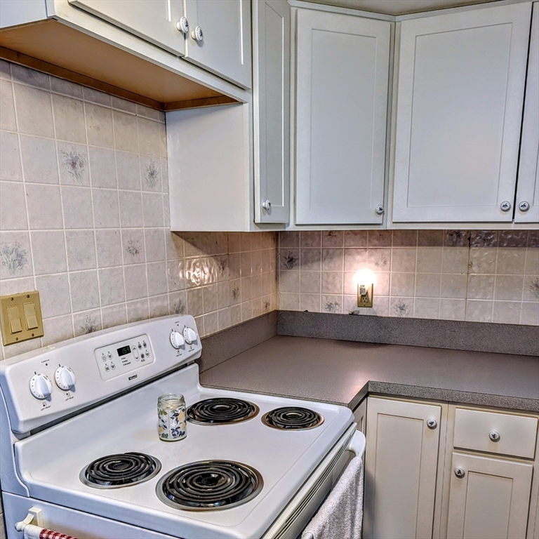 5 Clarendon Road Auburn, MA 01501 - Photo 2 of 34