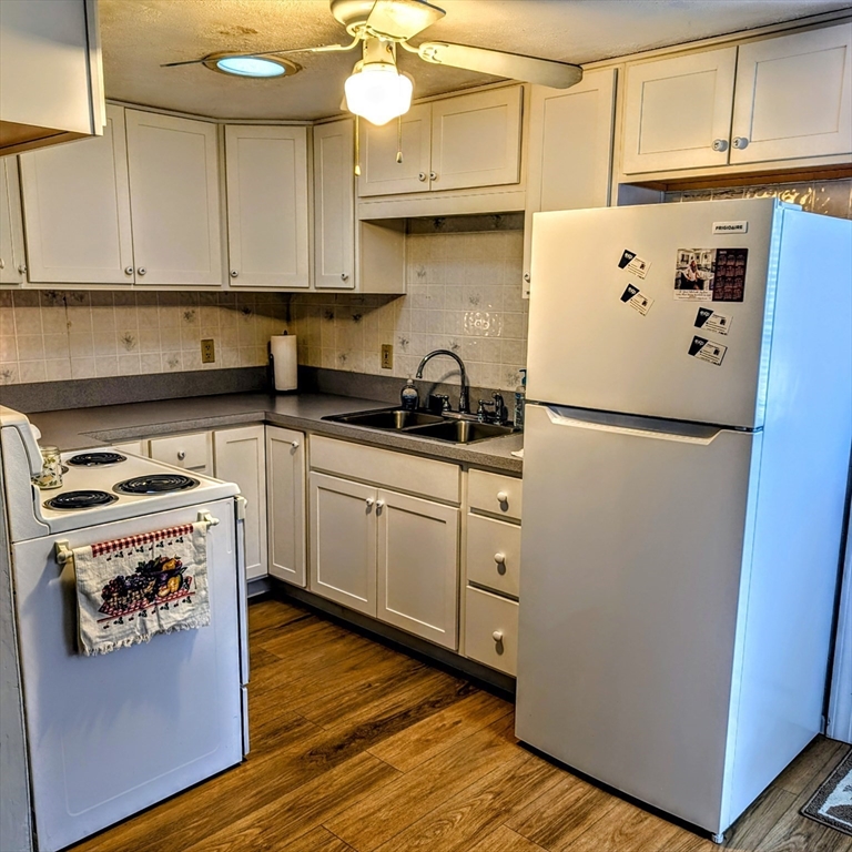 5 Clarendon Road Auburn, MA 01501 - Photo 4 of 34