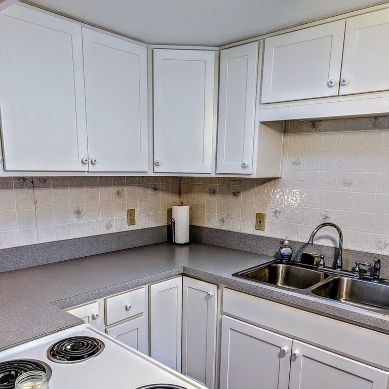 5 Clarendon Road Auburn, MA 01501 - Photo 6 of 34