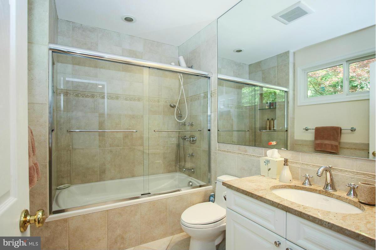 6919 Blaisdell Road Bethesda, MD 20817 - Photo 14 of 30 En Suit Bath to Bedroom #2