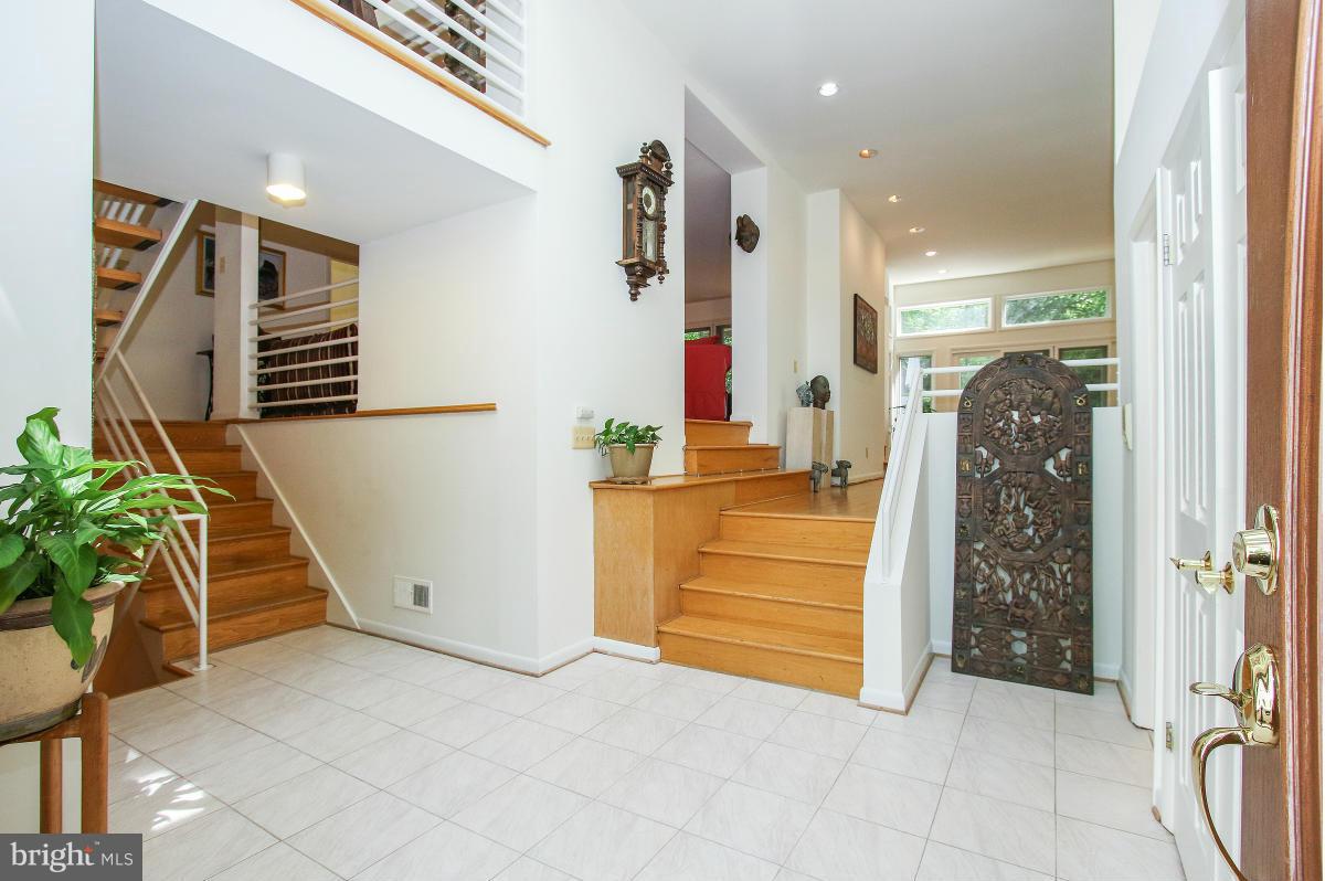 6919 Blaisdell Road Bethesda, MD 20817 - Photo 3 of 30 Foyer