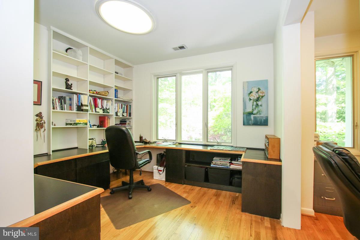 6919 Blaisdell Road Bethesda, MD 20817 - Photo 22 of 30 Office