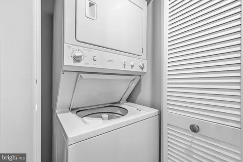 $547,000 | 520 John Carlyle Street, Unit 108, Alexandria, VA 22314