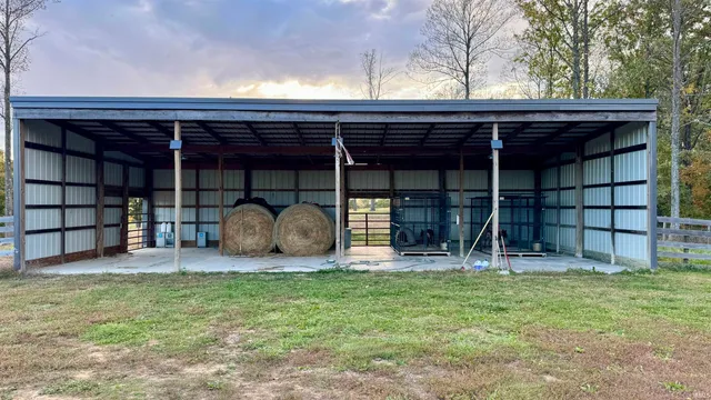 $699,900 | 15597 Buck Knob Lane, Loogootee, IN 47553