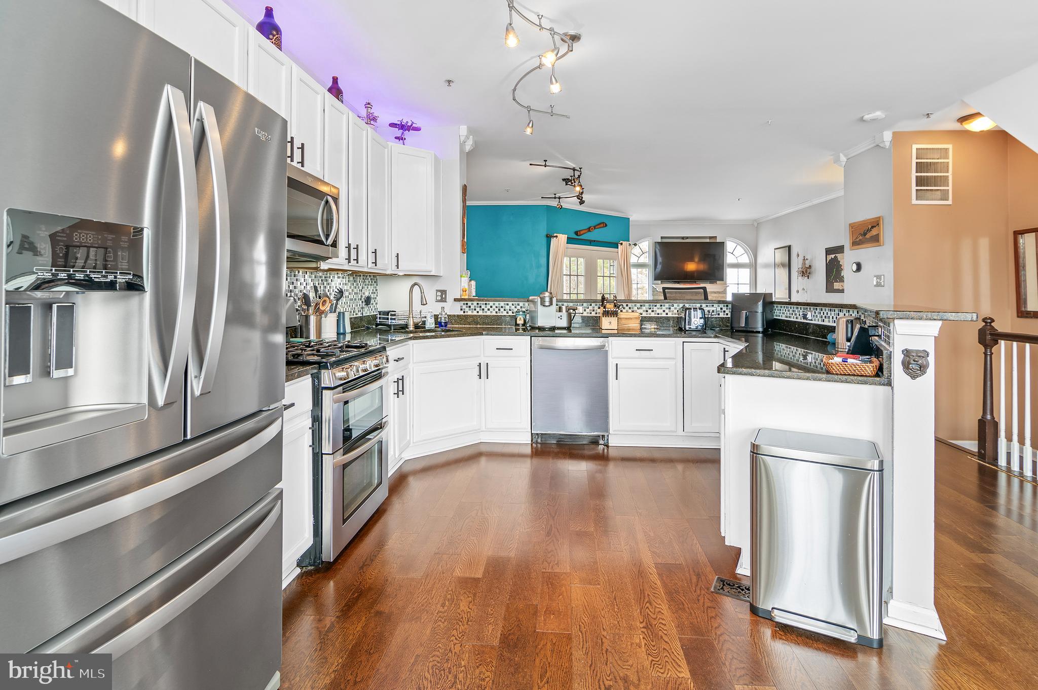2527 Running Wolf Trail Odenton, MD 21113 - Photo 11 of 38 Kitchen