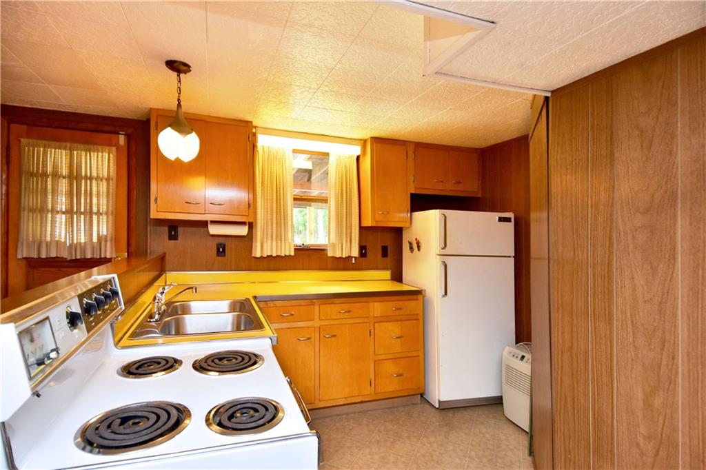 186 McIntyre Road Pittsburgh, PA 15237 - Photo 12 of 25 Welcome to the in-law suite's kitchen!