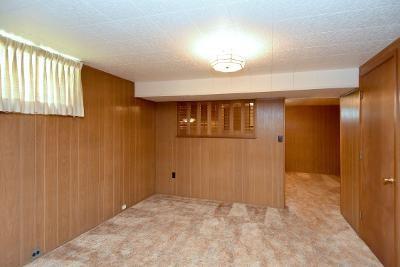 186 McIntyre Road Pittsburgh, PA 15237 - Photo 14 of 25 In law suite living room......