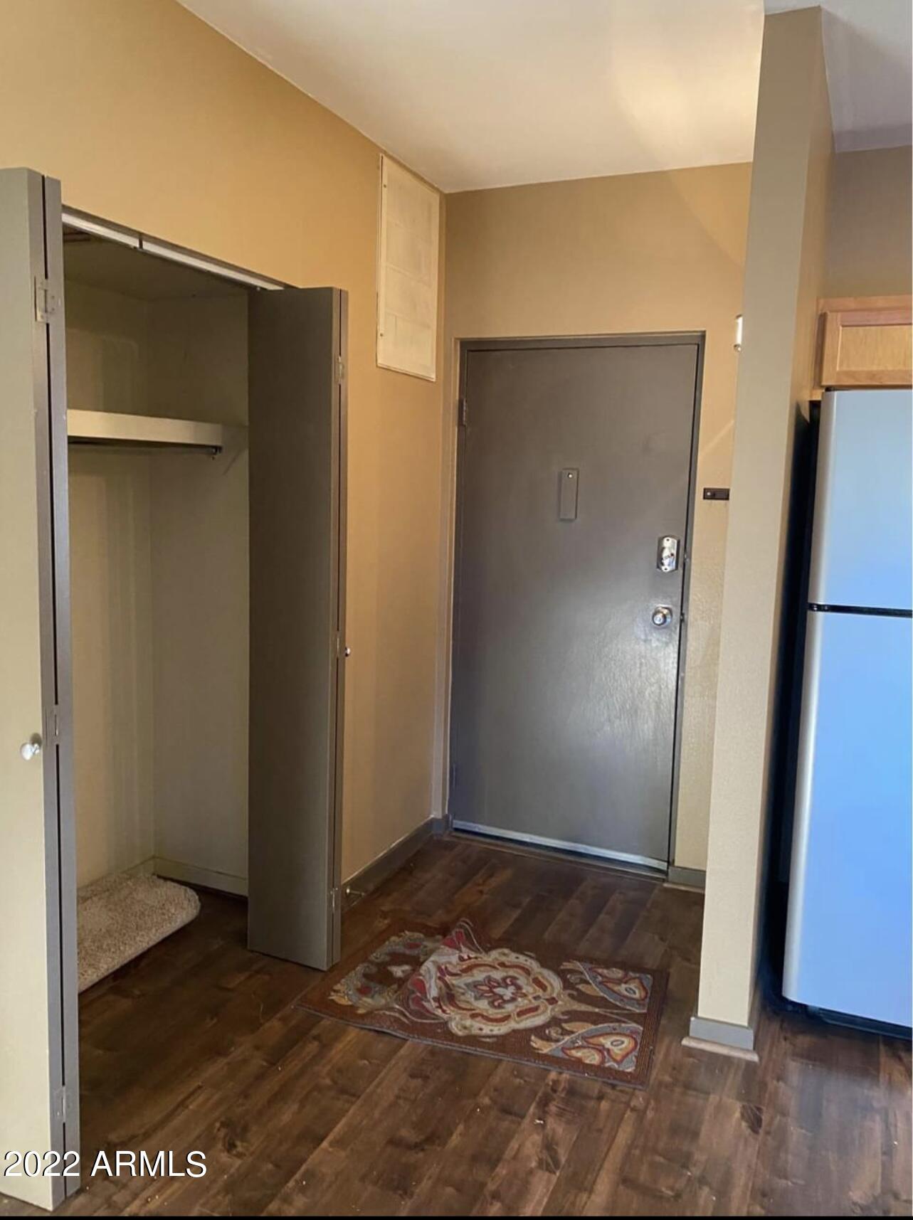 353 East Thomas Road, Unit C205 Phoenix, AZ 85012 - Photo 13 of 17 IMG-3567