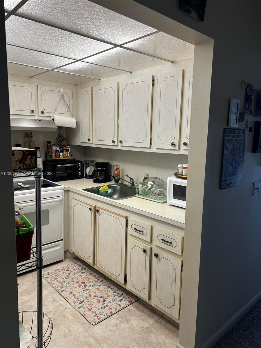 400 Mansfield I, Unit J Boca Raton, FL 33434 - Photo 20 of 40