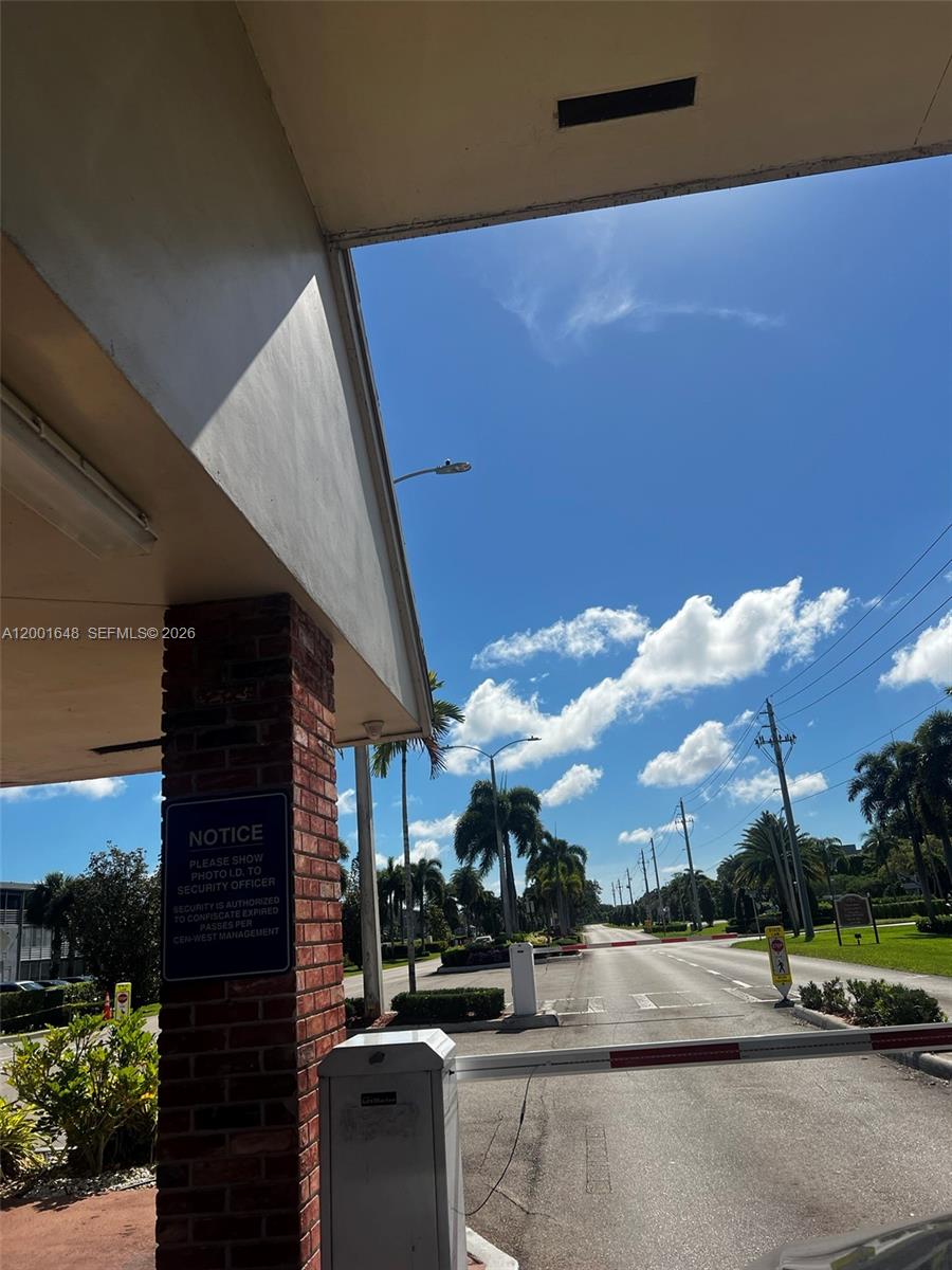 400 Mansfield I, Unit J Boca Raton, FL 33434 - Photo 3 of 40
