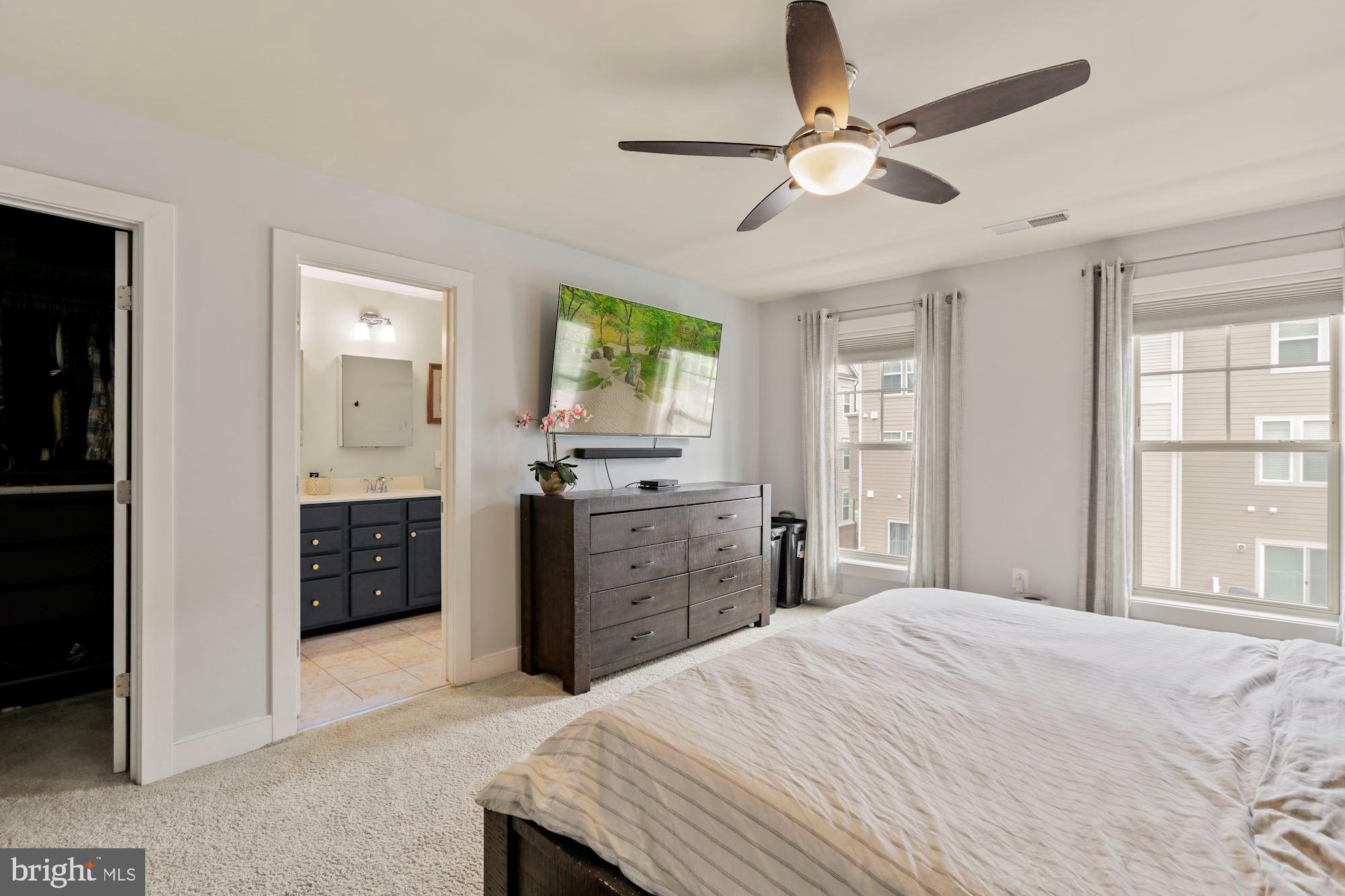 408 Hendrix Avenue Gaithersburg, MD 20878 - Photo 28 of 62 Master Bedroom