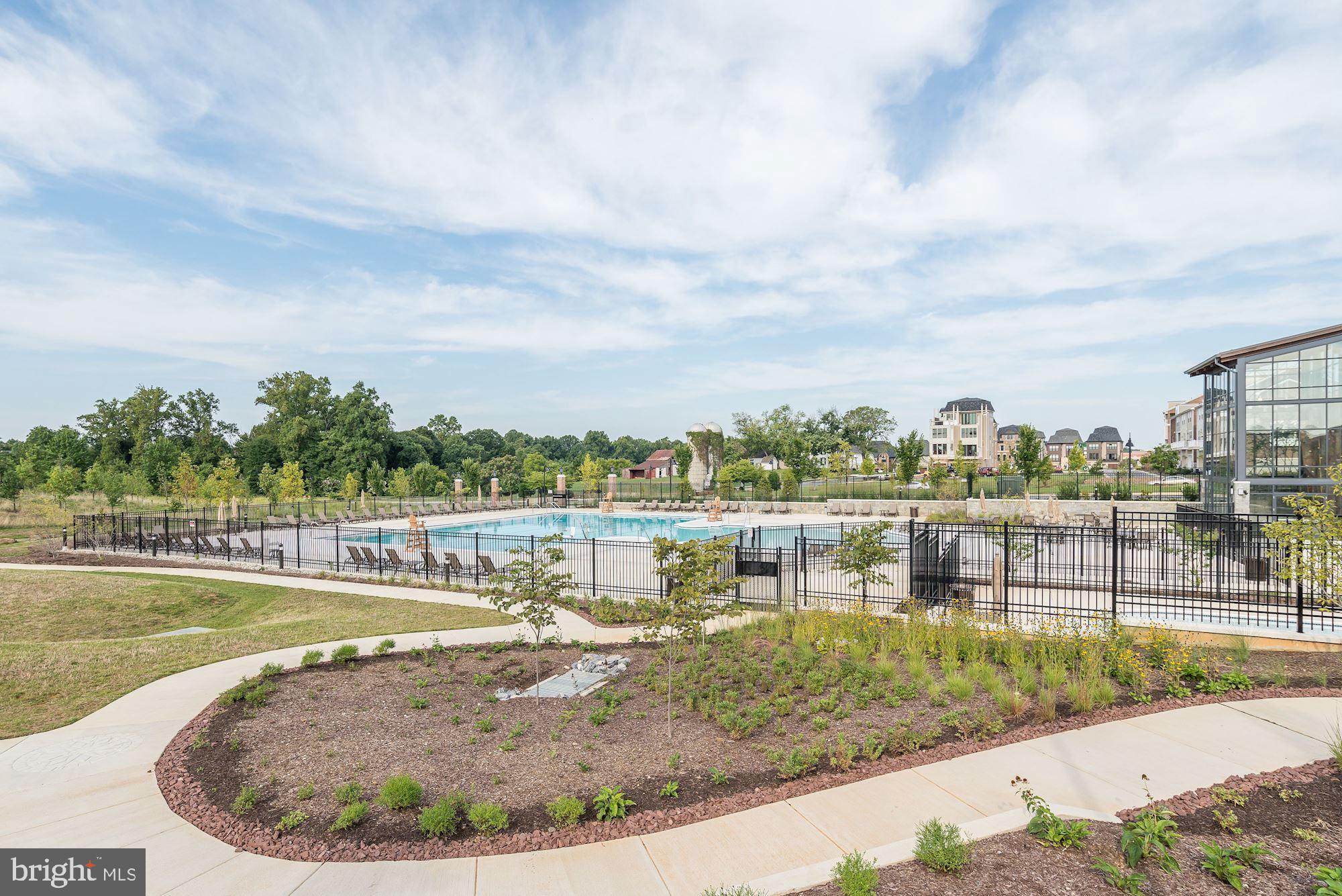 408 Hendrix Avenue Gaithersburg, MD 20878 - Photo 48 of 62 Swimming Pool