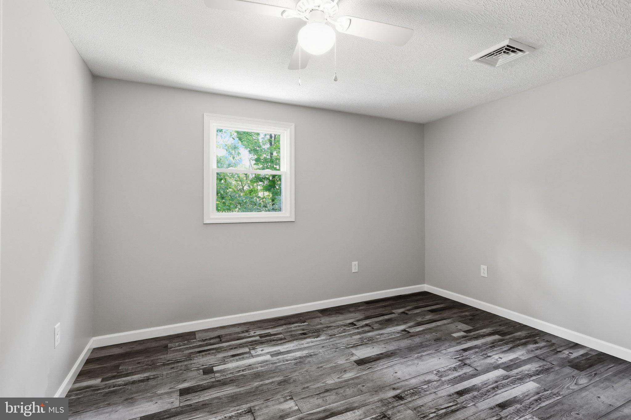 125 Ashland Drive Ridgeley, WV 26753 - Photo 16 of 41 Bright and airy blank canvas room.