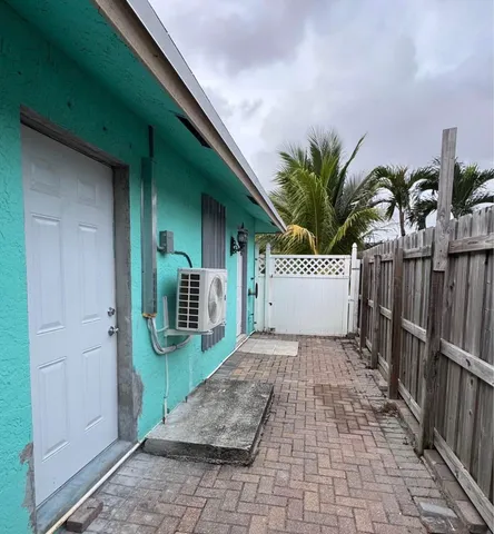 $1,300 | 4904 Dillon Street, Unit A, Lake Worth, FL 33463