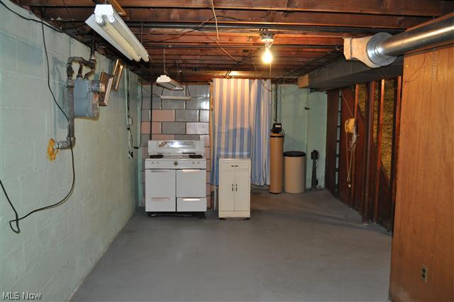 4933 Arbor Road Southwest Canton, OH 44710 - Photo 17 of 25 Gallery Image 17