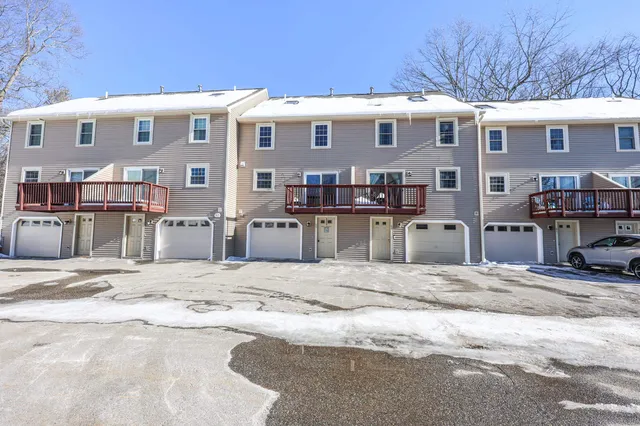 $450,000 | 65 Glastonbury Drive, Nashua, NH 03063