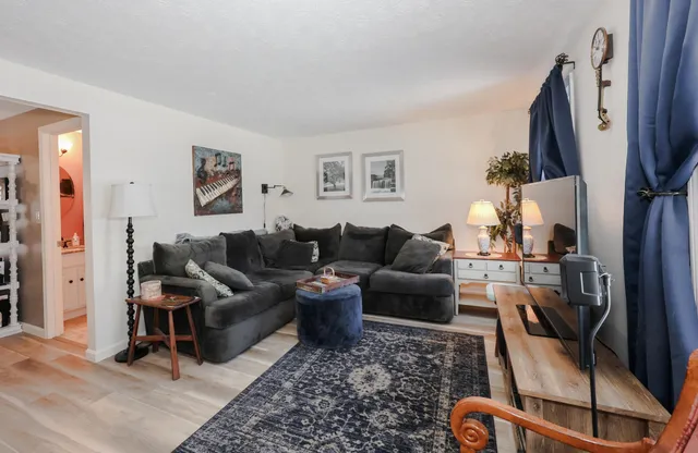 $450,000 | 65 Glastonbury Drive, Nashua, NH 03063