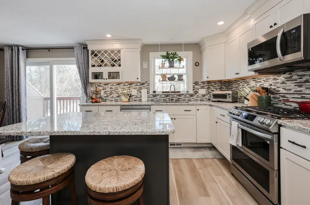 $450,000 | 65 Glastonbury Drive, Nashua, NH 03063