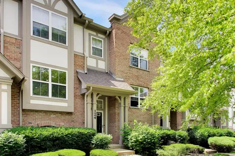 $434,000 | 124 Rosehall Drive, Lake Zurich, IL 60047