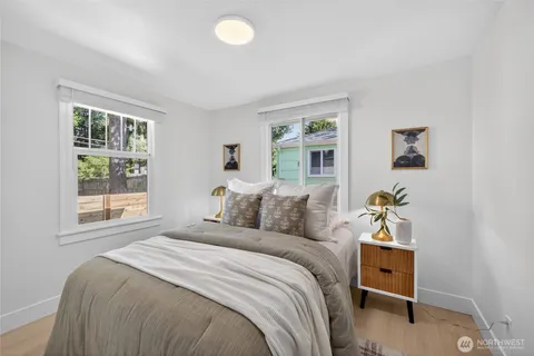 $949,000 | 3402 48th Avenue Southwest, Seattle, WA 98116