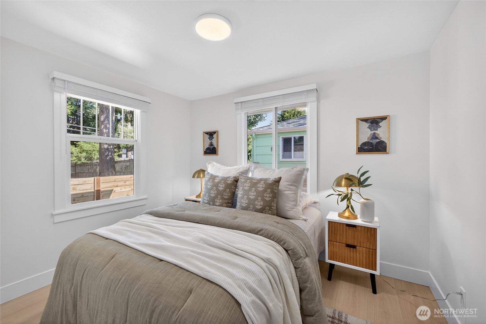 3402 48th Avenue Southwest Seattle, WA 98116 - Photo 12 of 35