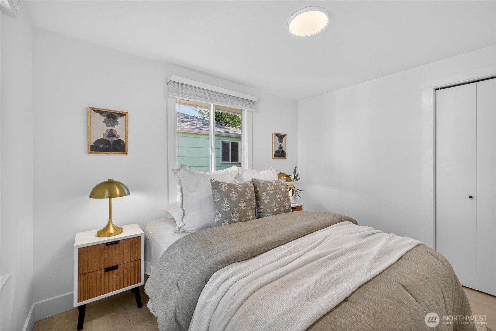 3402 48th Avenue Southwest Seattle, WA 98116 - Photo 13 of 35