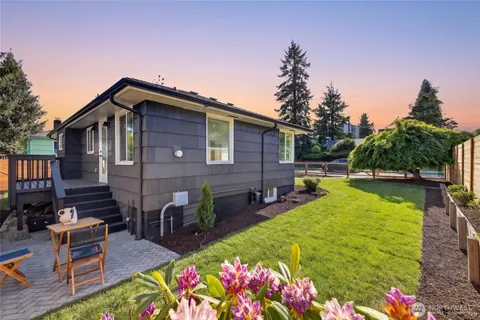 $949,000 | 3402 48th Avenue Southwest, Seattle, WA 98116