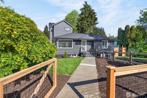 $949,000 | 3402 48th Avenue Southwest, Seattle, WA 98116