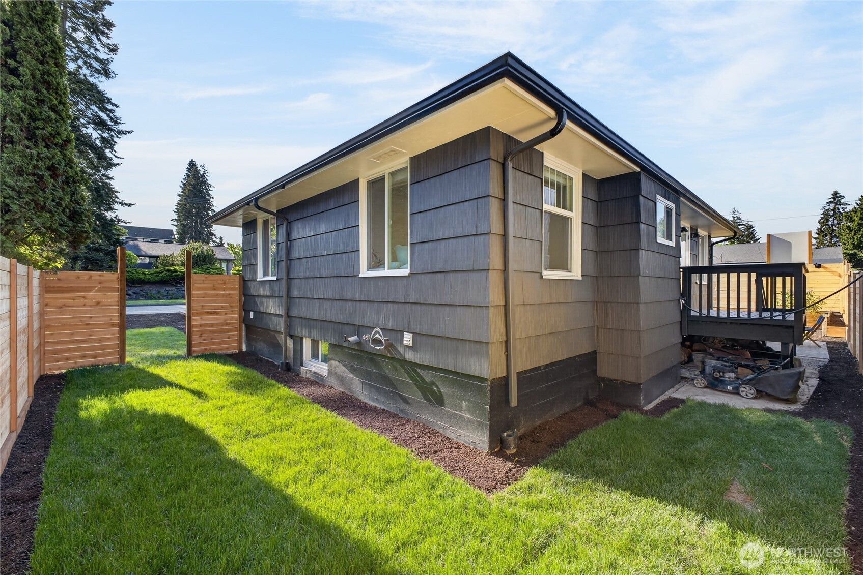 3402 48th Avenue Southwest Seattle, WA 98116 - Photo 28 of 35