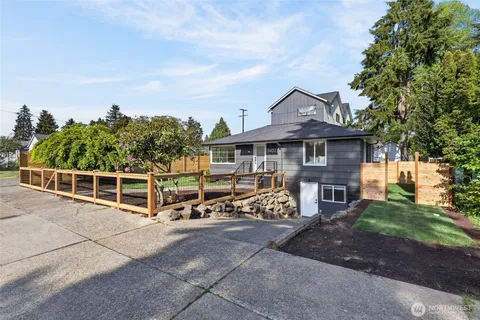 $949,000 | 3402 48th Avenue Southwest, Seattle, WA 98116