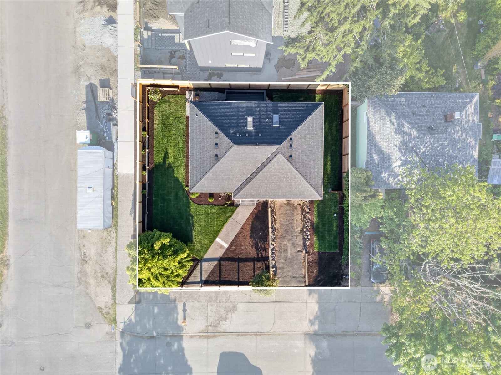 3402 48th Avenue Southwest Seattle, WA 98116 - Photo 32 of 35