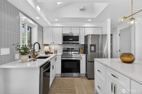 $949,000 | 3402 48th Avenue Southwest, Seattle, WA 98116
