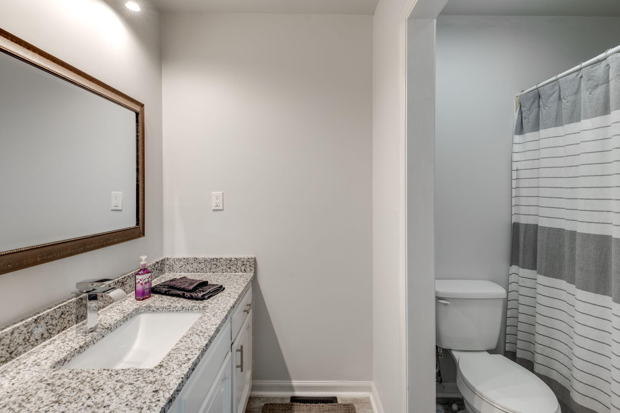 207 Red Wood Road Dalton, GA 30721 - Photo 18 of 53 Master bath