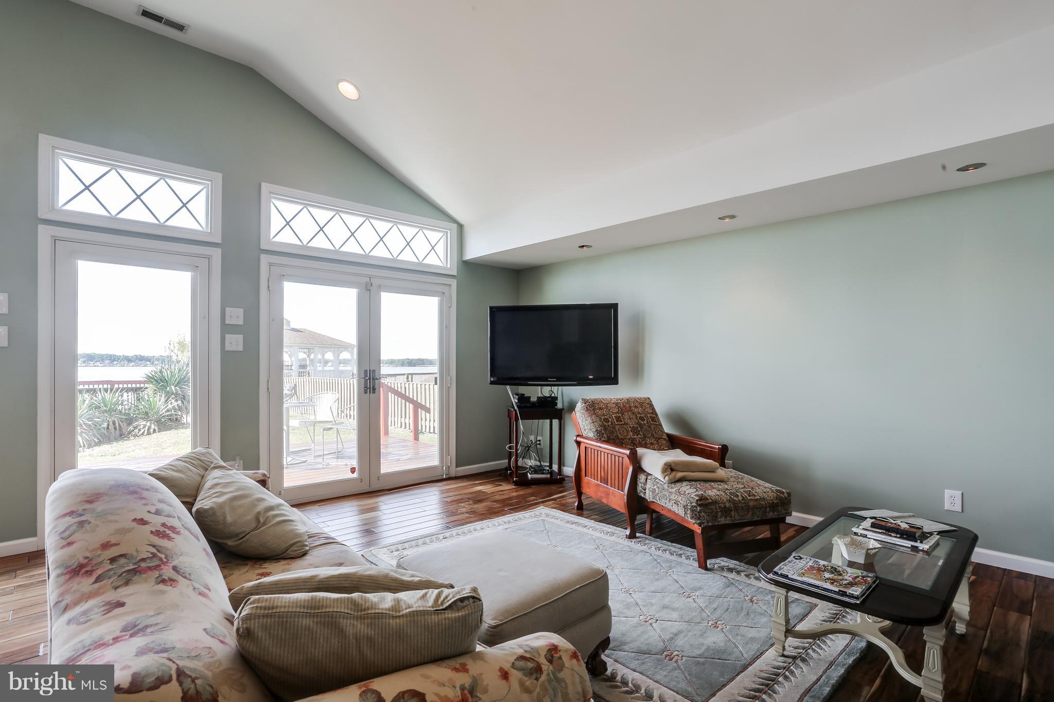 1456 Galena Road Baltimore, MD 21221 - Photo 12 of 30 LARGE LIVING ROOM