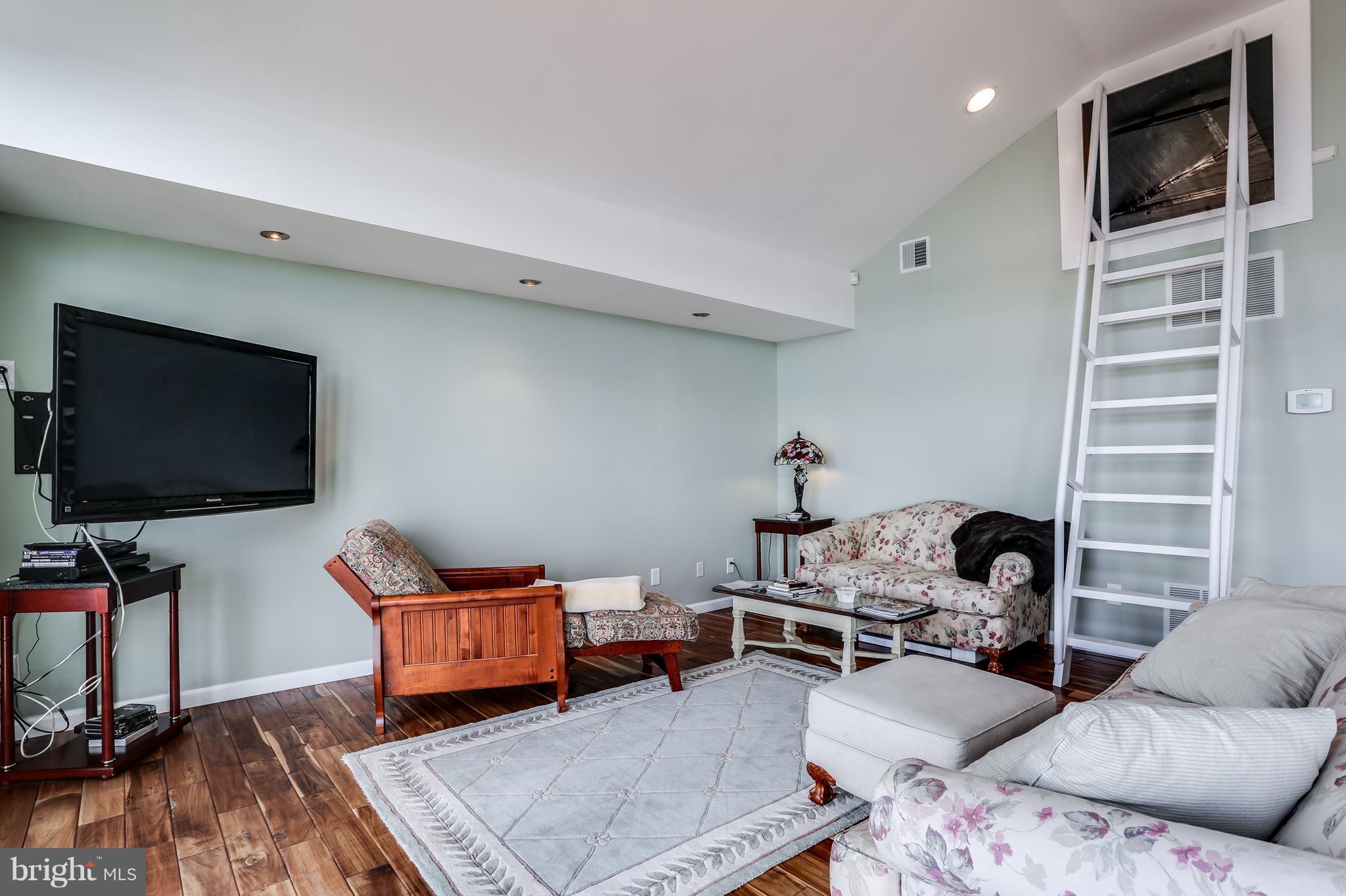 1456 Galena Road Baltimore, MD 21221 - Photo 15 of 30 COZY LIVINGROOM