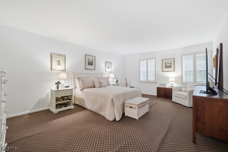 863 Papen Road Bridgewater, NJ 08807 - Photo 18 of 39