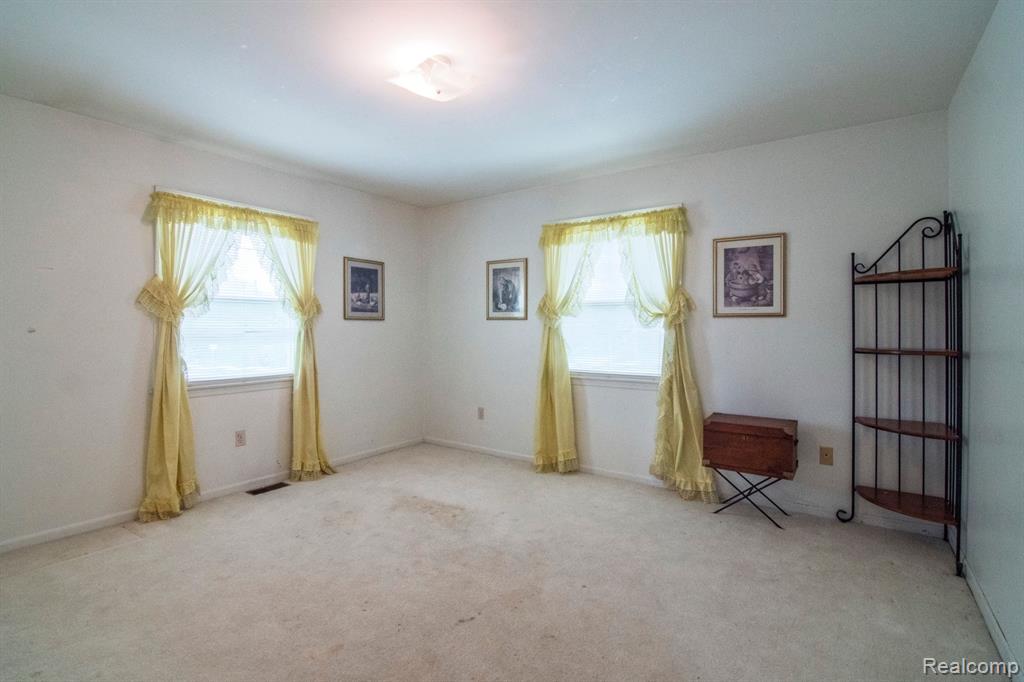 3266 Benstein Road Commerce Township, MI 48382 - Photo 20 of 39 Gallery Image 20