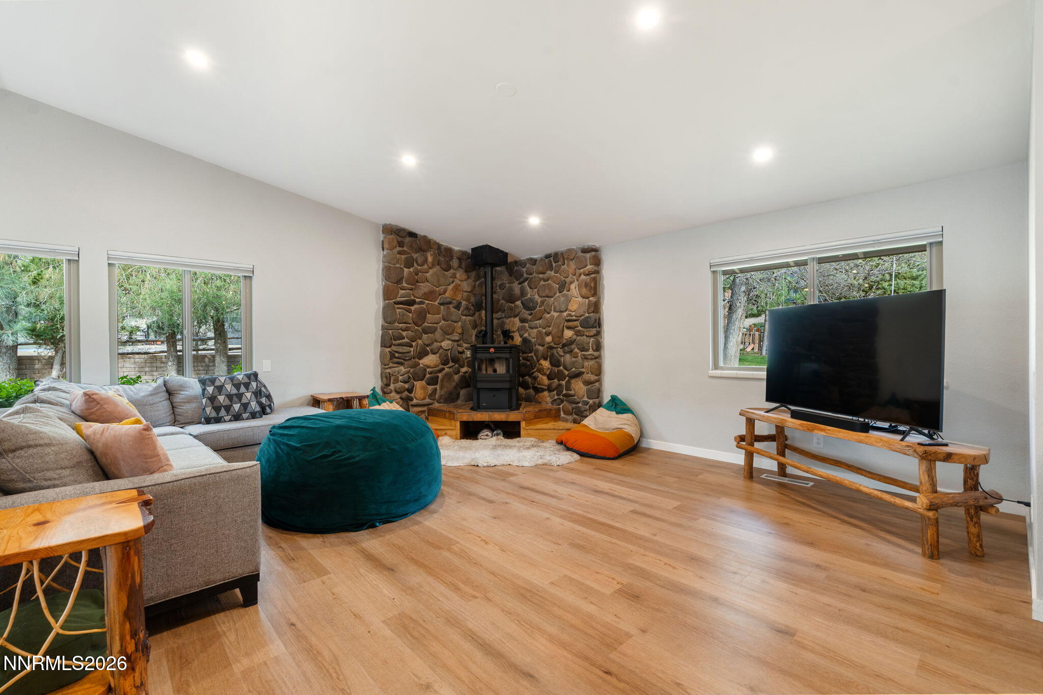 20980 Eaton Road Reno, NV 89521 - Photo 15 of 53 16-web-or-mls-DSC05736